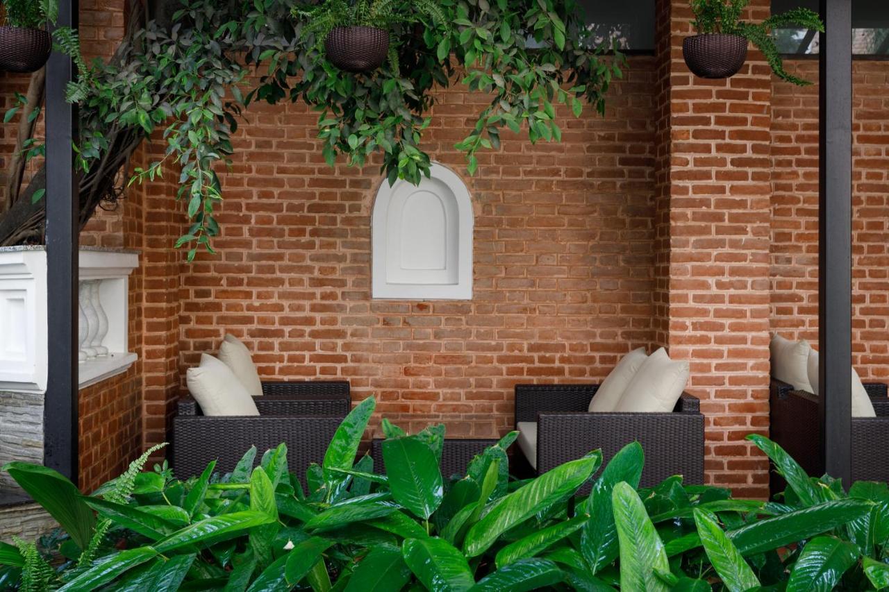 Hotel Thrive, A Tropical Courtyard Kathmandu Exterior foto