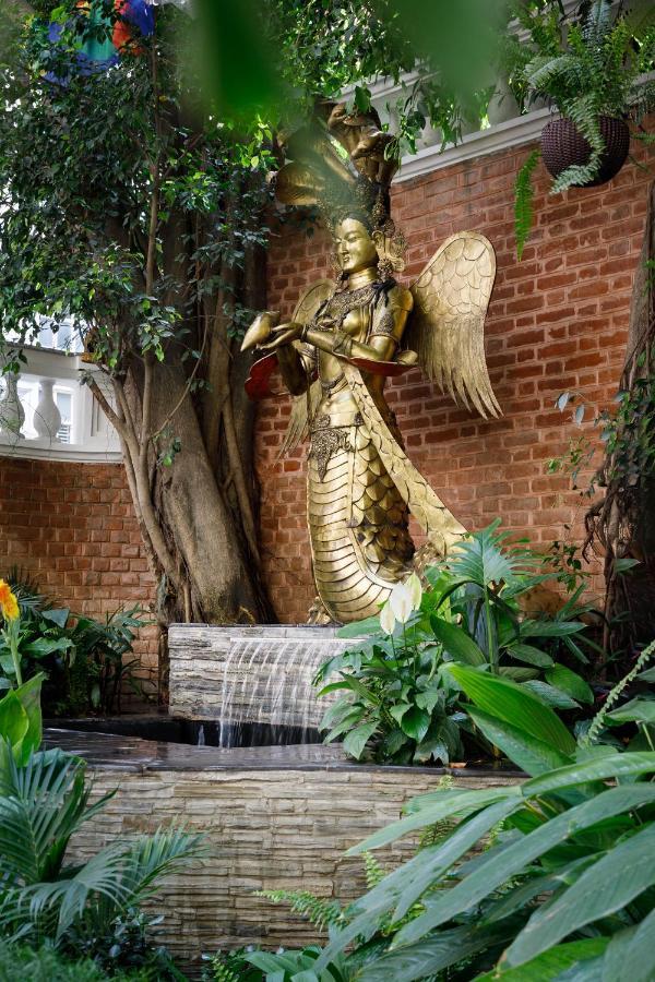 Hotel Thrive, A Tropical Courtyard Kathmandu Exterior foto