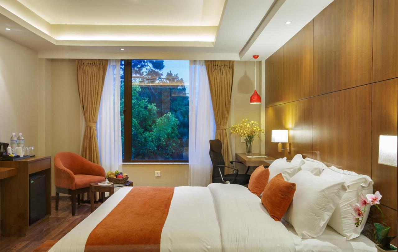 Hotel Thrive, A Tropical Courtyard Kathmandu Exterior foto