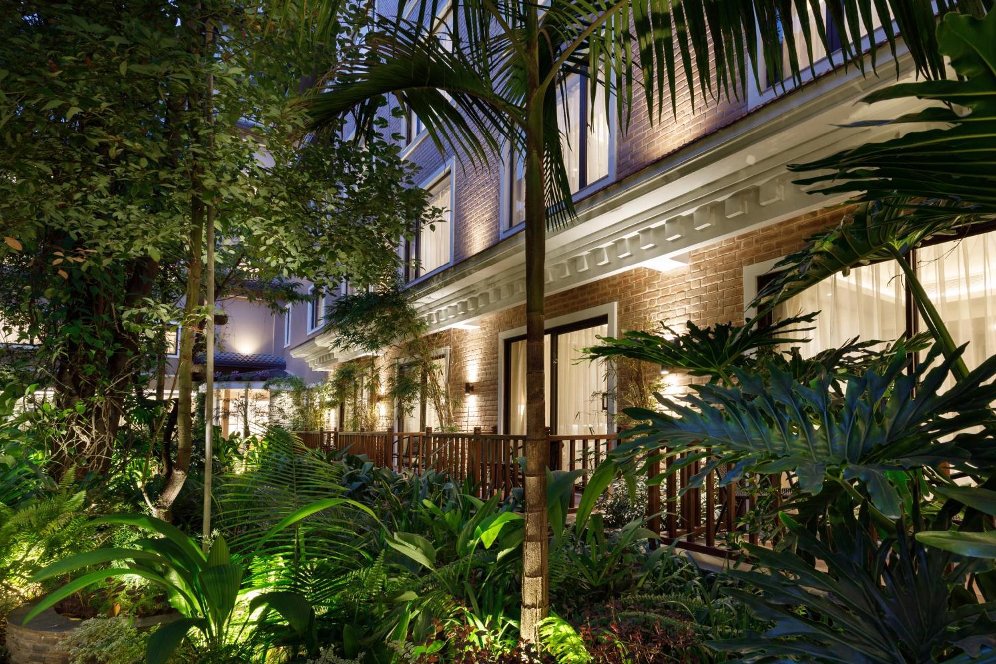 Hotel Thrive, A Tropical Courtyard Kathmandu Exterior foto